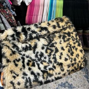 Leopard Print Faux Fur hand warmer with pocket